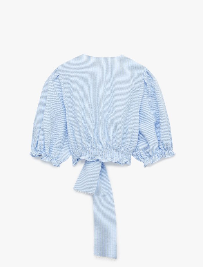 Fırfırlı Kısa Balon Kollu Önden Bağlama Detaylı V Yaka Çizgili Crop Bluz - Görsel 4