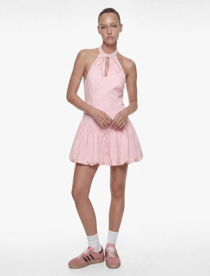 Kolsuz Slim Fit Fiyonk Detaylı Halter Yaka Mini Balon Elbise