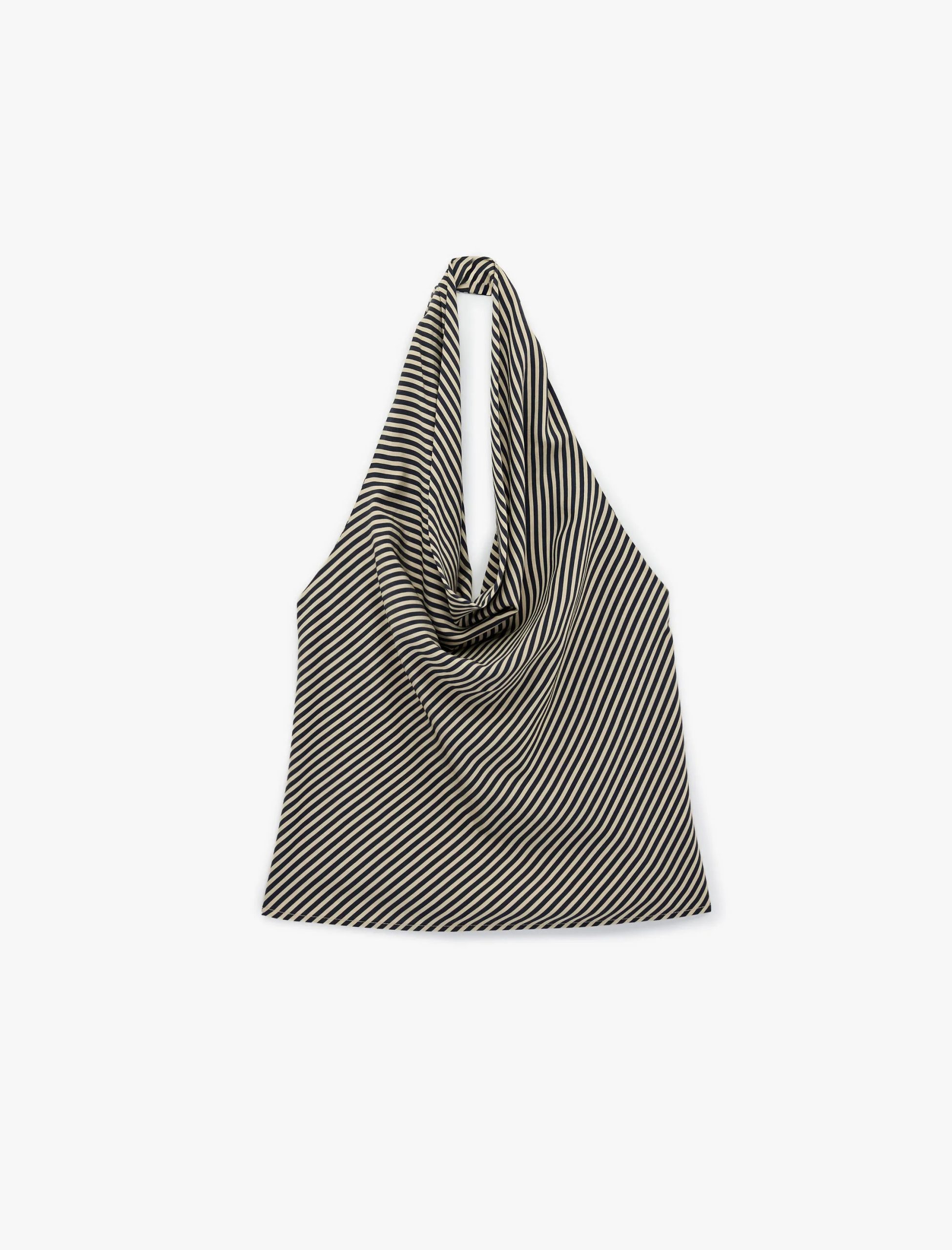 viskon-rahat-kalip-cizgili-kolsuz-halter-yaka-bluz-18357.jpg Viskon Rahat Kalıp Çizgili Kolsuz Halter Yaka Bluz - Görsel 1